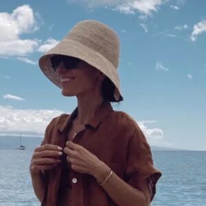 Janessa Leone packable Felix hat, like new, size M